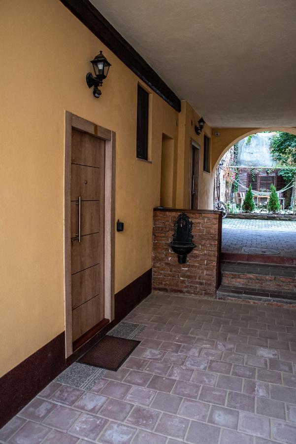 Appartamento Luky13 Braşov Esterno foto